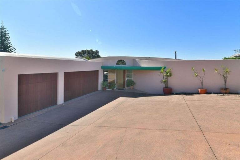 Photo of property in 20 Pacific Parade, Army Bay, Whangaparaoa, 0930