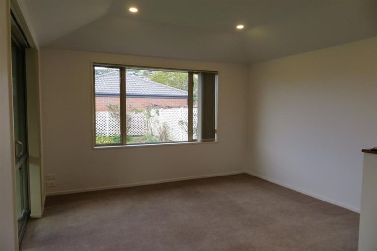 Photo of property in 2 Piper Lane, Beckenham, Christchurch, 8023
