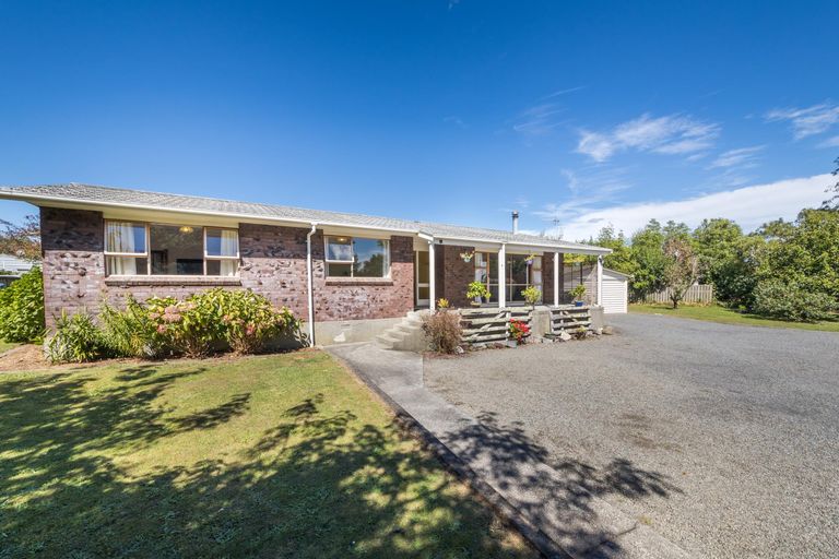 Photo of property in 6-8 East Road, Shannon, 4821