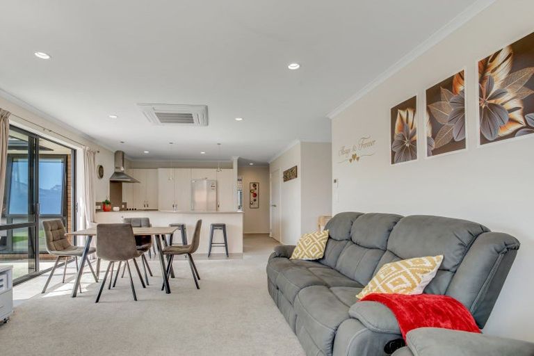 Photo of property in 4 Mooring Close, Haruru, 0204