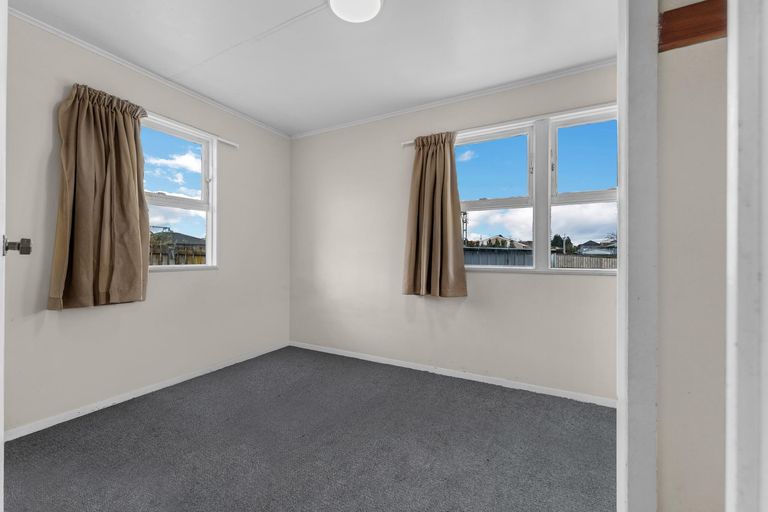 Photo of property in 76 Cambridge Terrace, Papatoetoe, Auckland, 2025