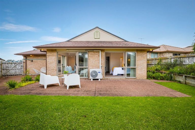 Photo of property in 15 Pyrite Street, Westgate, Auckland, 0614