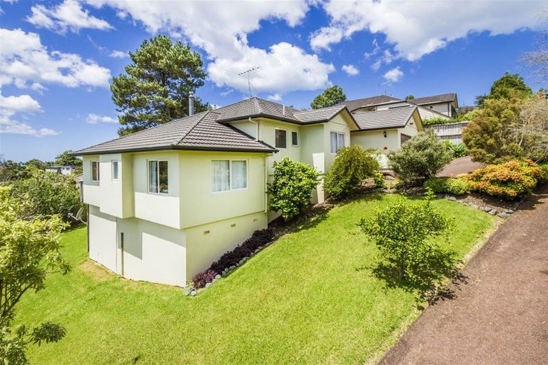 Photo of property in 17 Bushglen Court, Browns Bay, Auckland, 0630
