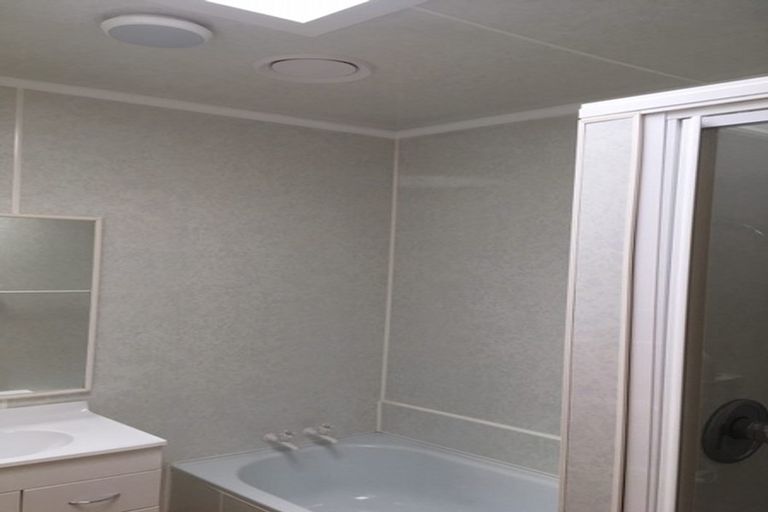 Photo of property in 58a Warwick Street, Wilton, Wellington, 6012