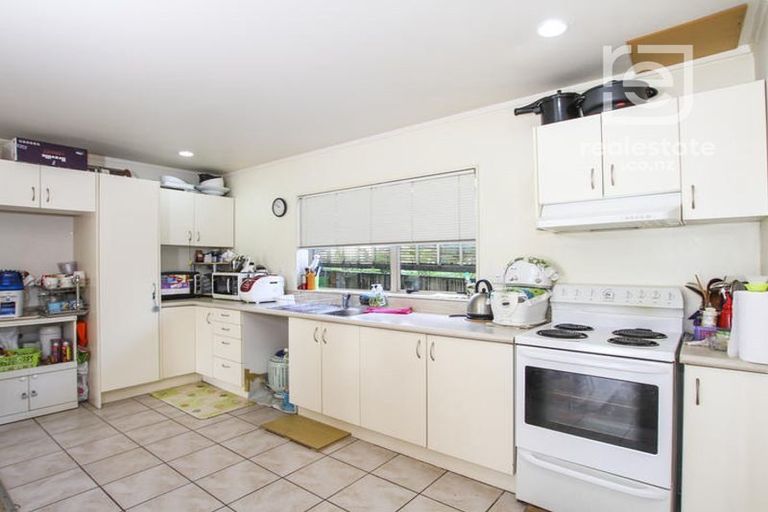 Photo of property in 6 Gina Avenue, Ranui, Auckland, 0612