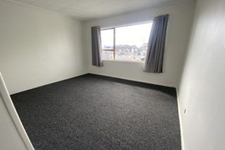 Photo of property in 302 Swanson Road, Henderson, Auckland, 0610