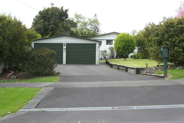 Photo of property in 14 Alison Avenue, Herald Island, Auckland, 0618