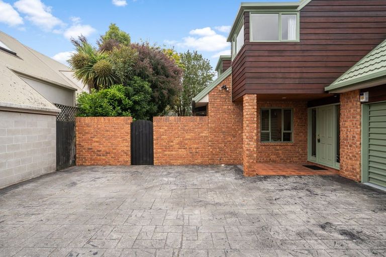 Photo of property in 1/130 Maidstone Road, Ilam, Christchurch, 8041
