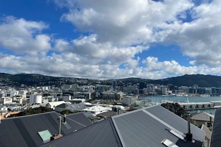 Photo of property in 66 Hawker Street, Mount Victoria, Wellington, 6011