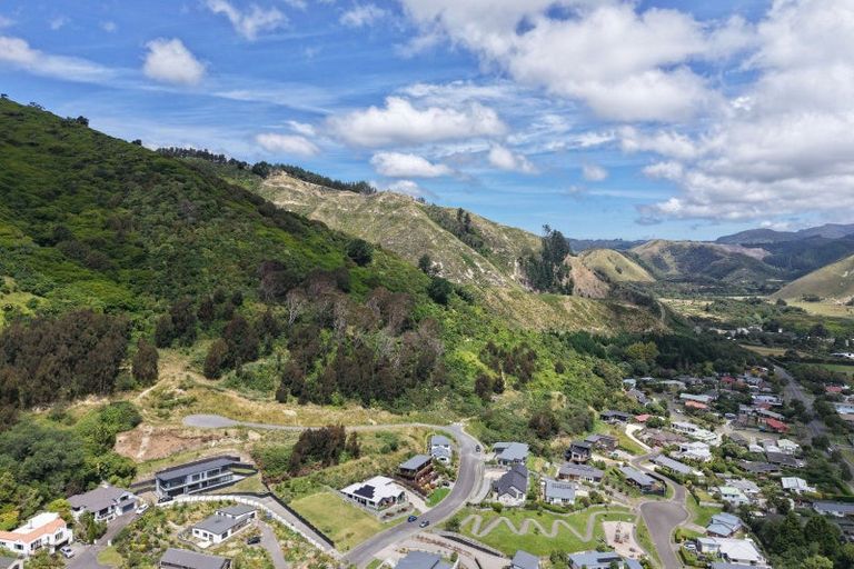 Photo of property in 78-96 Kakariki Grove, Waikanae, 5036
