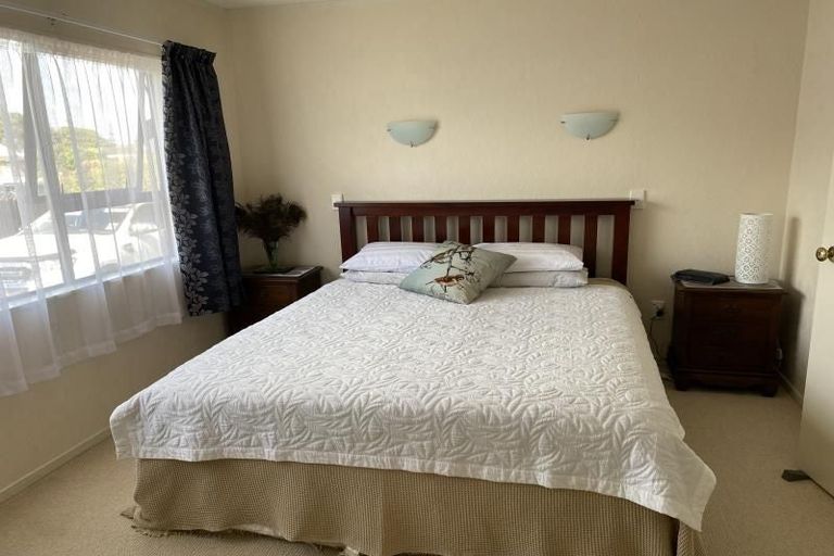 Photo of property in 12 Crampton Court, Orewa, 0931