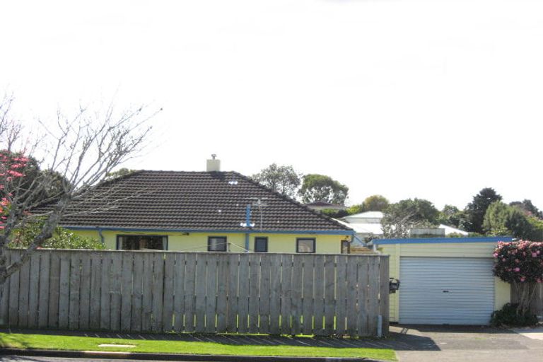 Photo of property in 34 Wallath Road, Westown, New Plymouth, 4310