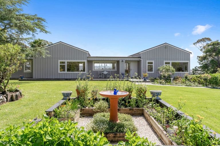 Photo of property in 201 Takatu Road, Tawharanui Peninsula, Warkworth, 0986