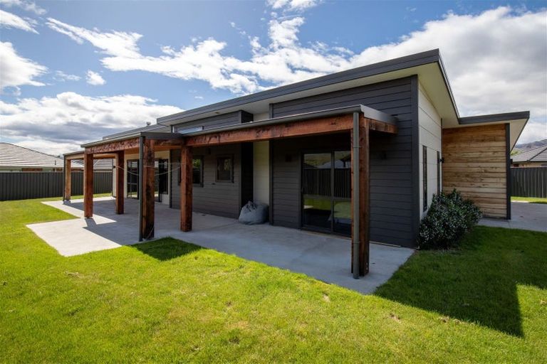 Photo of property in 11 Electric Place, Cromwell, 9310