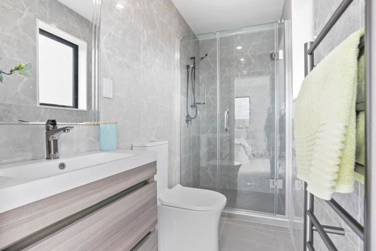 Photo of property in 8/418 Richardson Road, Mount Roskill, Auckland, 1041