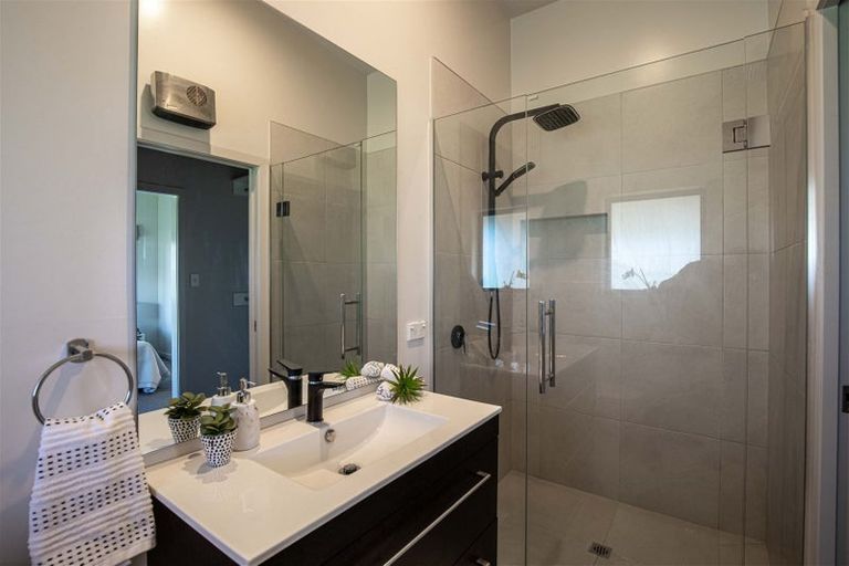 Photo of property in 11 Electric Place, Cromwell, 9310