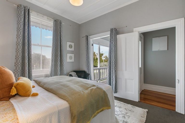 Photo of property in 36 Ray Small Drive, Papakura, 2110