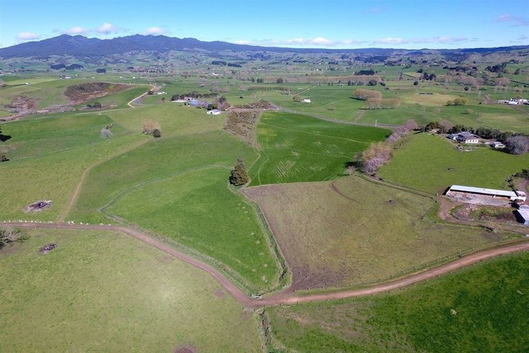 Photo of property in 336 Grove Road, Te Pahu, Hamilton, 3285