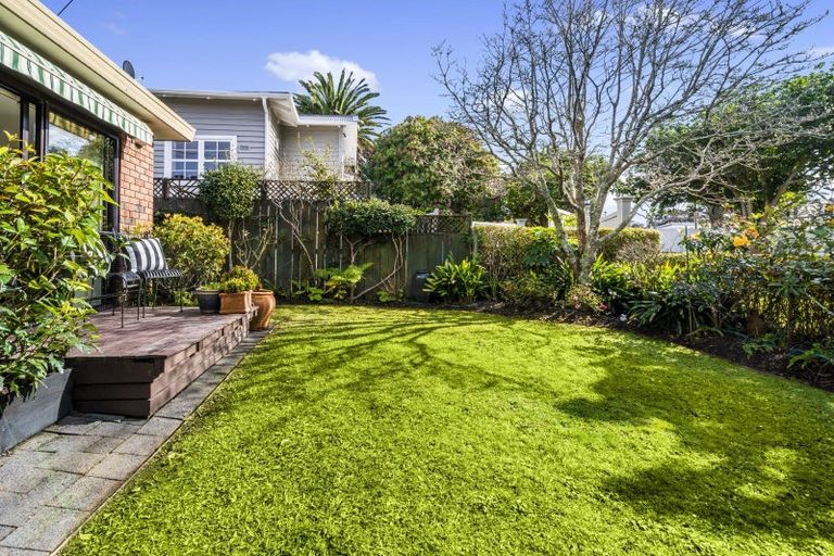 Photo of property in 1a Kowhatu Road, One Tree Hill, Auckland, 1061