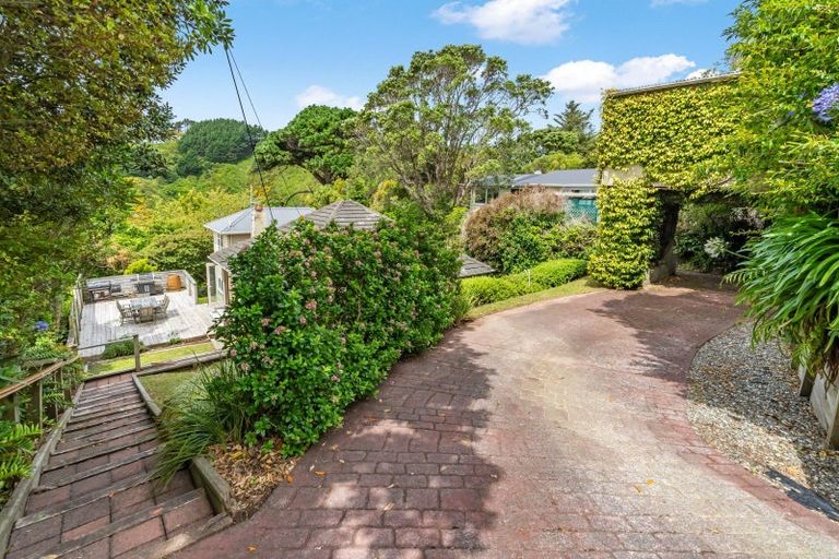 Photo of property in 19 Kitchener Terrace, Johnsonville, Wellington, 6037