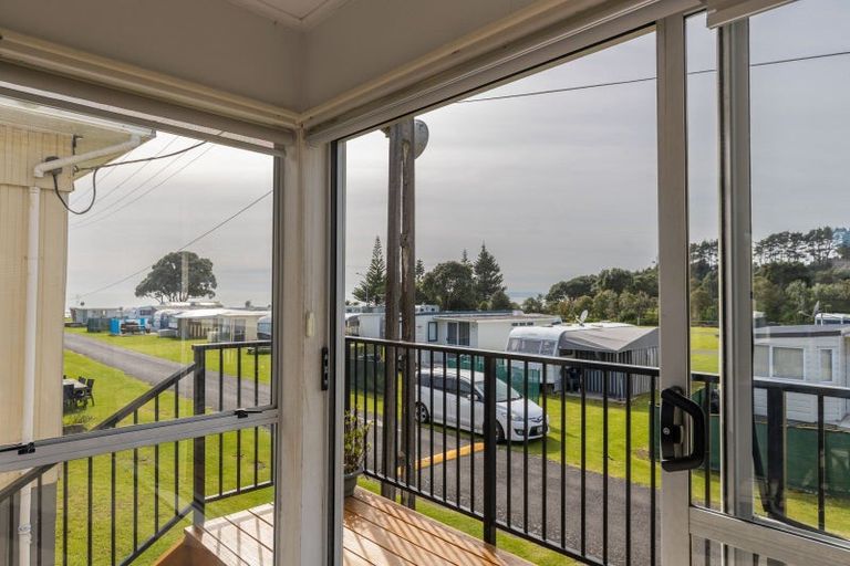 Photo of property in 100 Eighth Avenue, Urenui, 4377