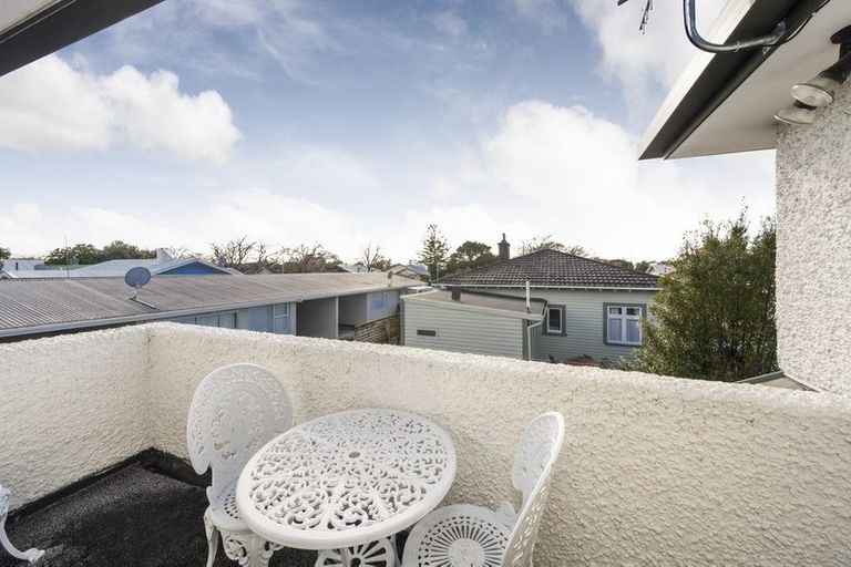 Photo of property in 40a Kingswood Street, Takaro, Palmerston North, 4412