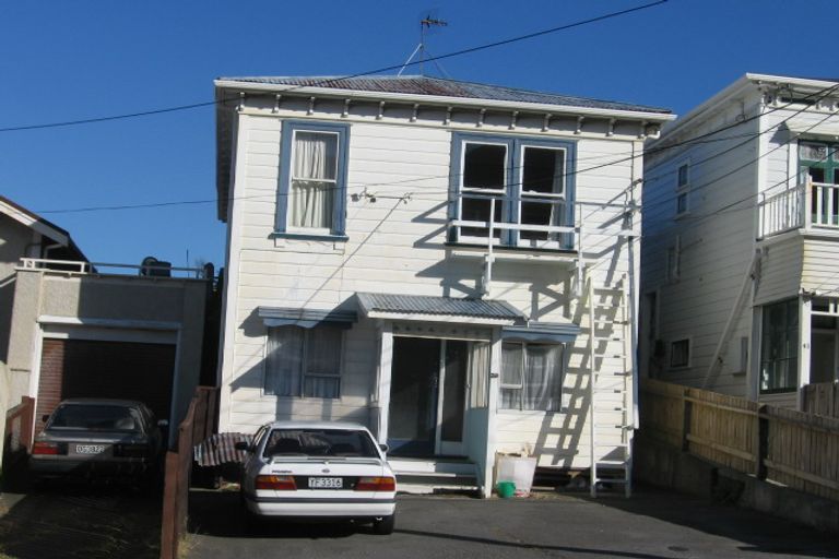 Photo of property in 39 Roxburgh Street, Mount Victoria, Wellington, 6011