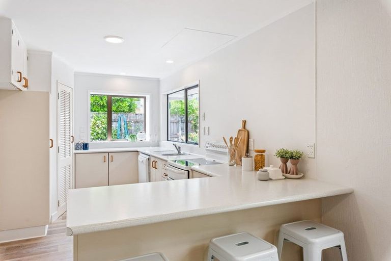 Photo of property in 17a Iti Grove, Waikanae, 5036