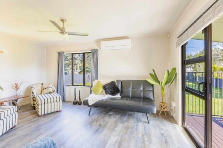 Photo of property in 28 Watts Street, Waipawa, 4210