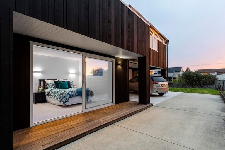 Photo of property in 112 Karewa Parade, Papamoa Beach, Papamoa, 3118