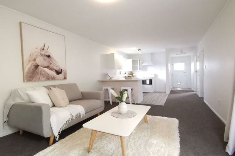 Photo of property in 1/17 Cedar Street, Maungaraki, Lower Hutt, 5010