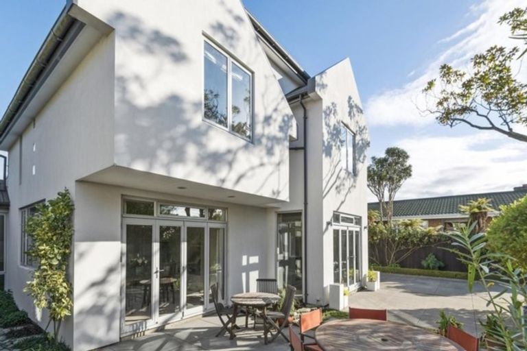 Photo of property in 45a Wroxton Terrace, Merivale, Christchurch, 8014