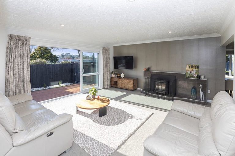 Photo of property in 45 Emlyn Place, Avondale, Christchurch, 8061