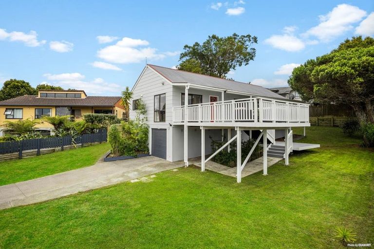 Photo of property in 48 West Harbour Drive, West Harbour, Auckland, 0618