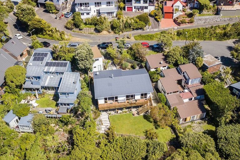 Photo of property in 14 Kenef Road, Paremata, Porirua, 5024
