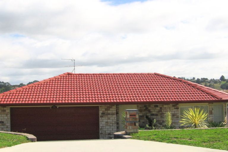 Photo of property in 26 Nimstedt Avenue, Oteha, Auckland, 0632