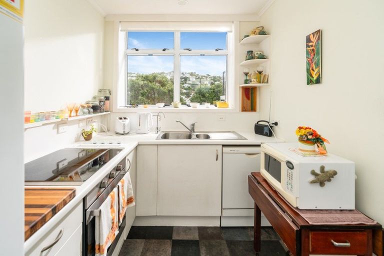 Photo of property in Harbour View Apartments, 147 Ohiro Road, Brooklyn, Wellington, 6021