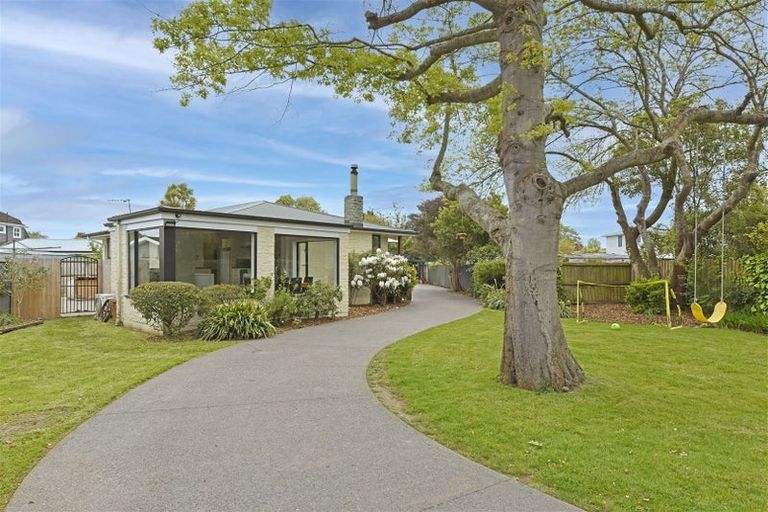 Photo of property in 21 Barnes Road, Redwood, Christchurch, 8051