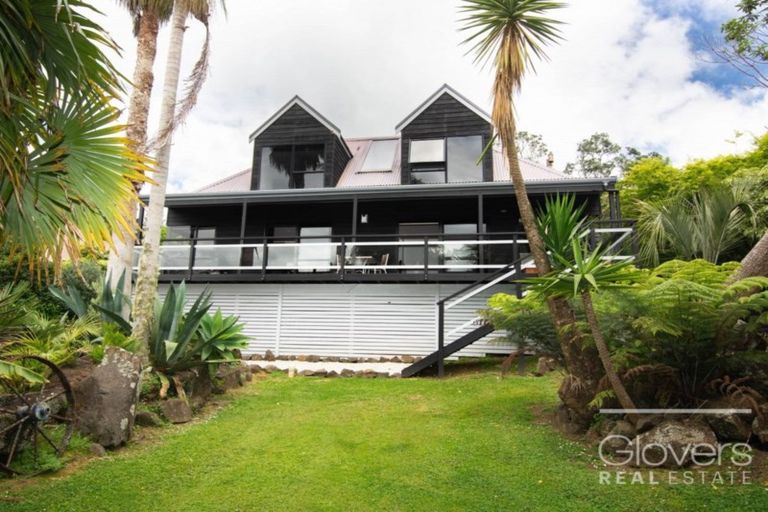 Photo of property in 22 Rimu Road, Oratia, Auckland, 0604
