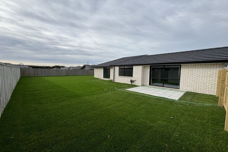 Photo of property in 15 Merino Crescent, Amberley, 7410