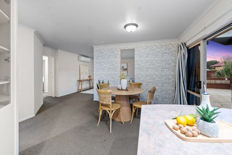 Photo of property in 30 Mcleod Place, Papamoa Beach, Papamoa, 3118