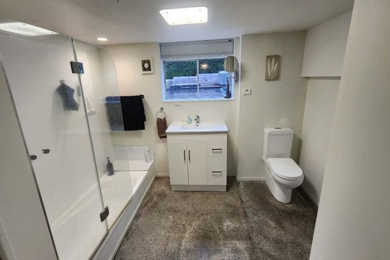 Photo of property in 4 Speedy Crescent, Hillcrest, Auckland, 0627