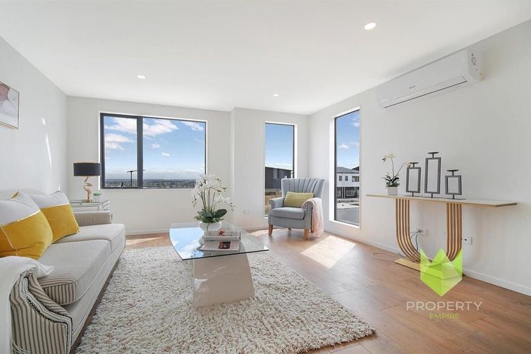 Photo of property in 20b Crestview Rise, Papakura, 2110