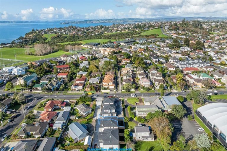 Photo of property in 241a Bucklands Beach Road, Bucklands Beach, Auckland, 2012