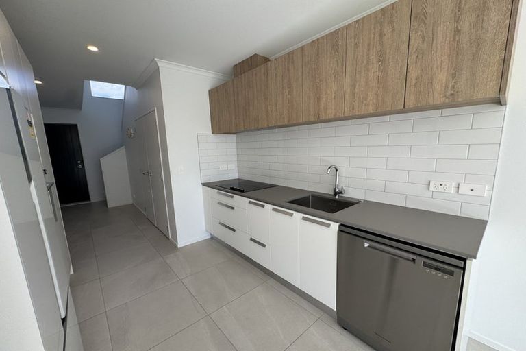 Photo of property in 20 Gilbert Hall Way, Swanson, Auckland, 0614