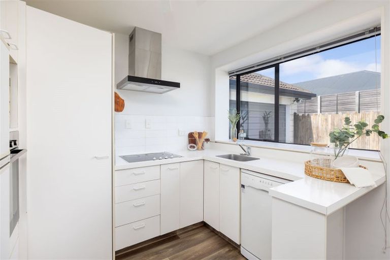 Photo of property in 1/6 Chardale Street, Avondale, Christchurch, 8061