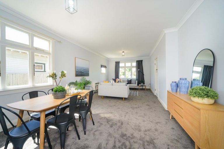 Photo of property in 35 Florence Avenue, Palmerston North, 4414