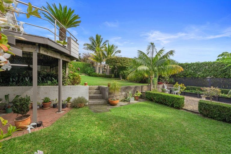 Photo of property in 3 Copperfield Terrace, Mellons Bay, Auckland, 2014