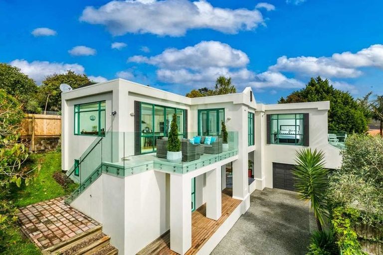 Photo of property in 33a Galaxy Drive, Mairangi Bay, Auckland, 0630