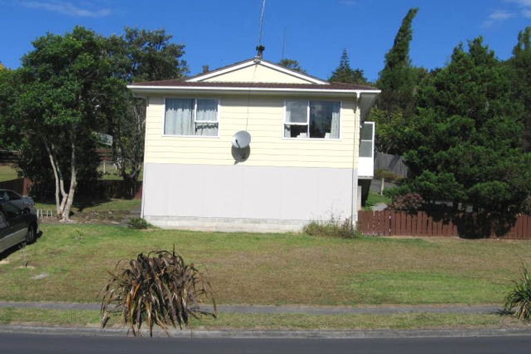 Photo of property in 69 Oaktree Avenue, Browns Bay, Auckland, 0630